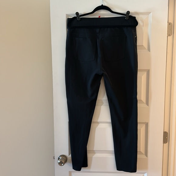 Spanx Ponte Ankle Length Leggings in Black - Picture 3 of 4